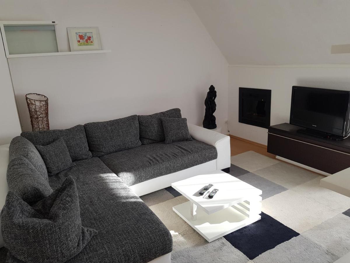 Apartment Am Suedpark Erfurt - Inkl Garten Mit Sitzlounge - Zentrumsnah Exterior photo